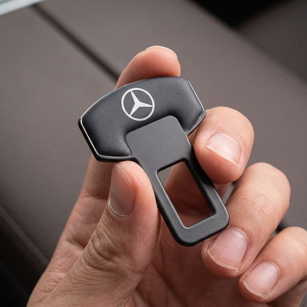 Заглушка ременя безпеки метал-силікон Mercedes-Benz 51332 фото