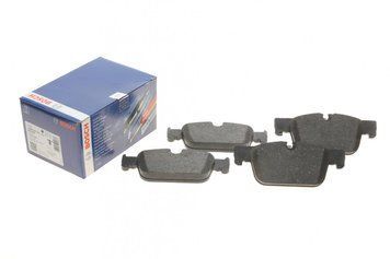 Колодки гальмівні (передні) Volvo S60 III/S90 II/ V60 II/ XC60 II (Bosch) 0 986 424 333 0 986 424 333 фото